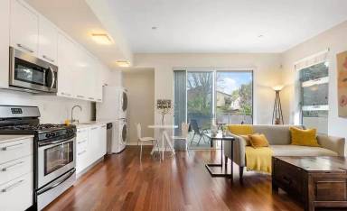 Main picture of 217 S Marengo Ave