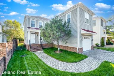 Main picture of 210A 52nd St