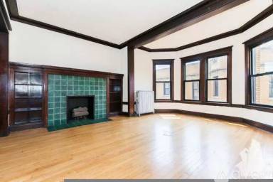 Main picture of 2418 N Sawyer Ave