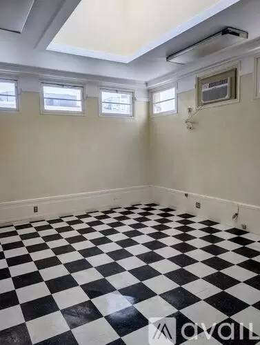 Main picture of 311 Center St