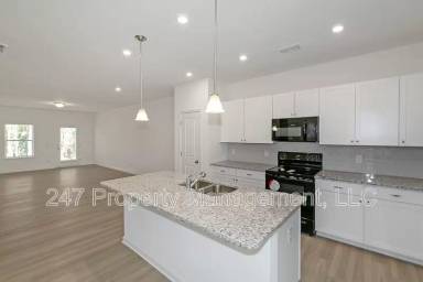 Main picture of 151 Lyons Dr NW