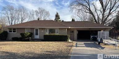 Main picture of W165N5060 Lone Oak Ln