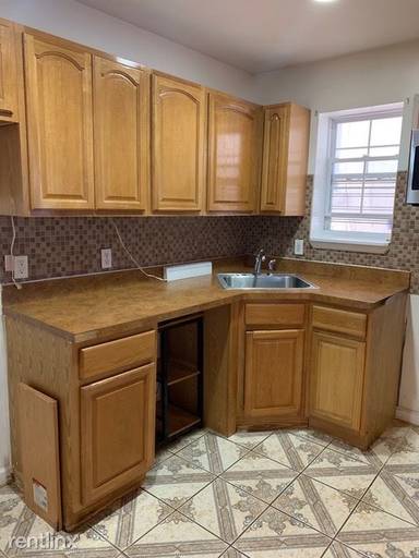 Main picture of 1278 Adee Ave