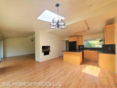 Main picture of 15511 SE 8th St