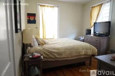 Main picture of 165 Kelton St