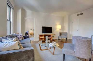 Main picture of 222 E Chestnut Condo