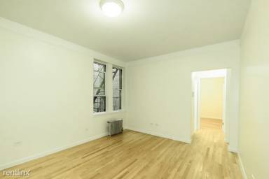 Main picture of 117 W 13th St