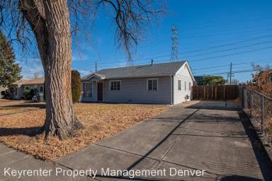 Main picture of 890 Zion St