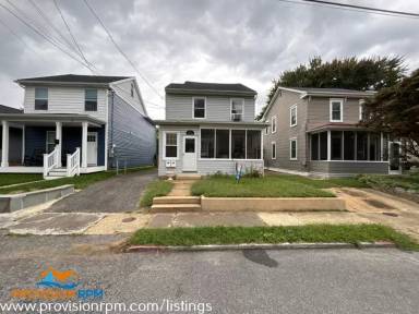 Main picture of 15 Brewer Ave