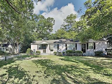 Main picture of 323 N Magnolia St