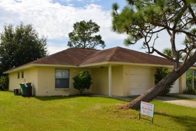 Main picture of 372 Cocoa Ct