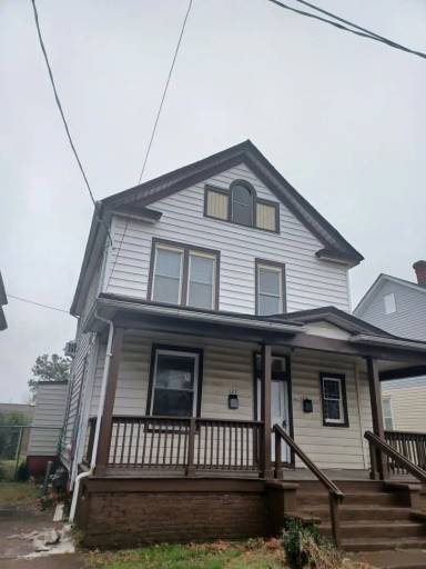 Main picture of 129 Poplar Ave