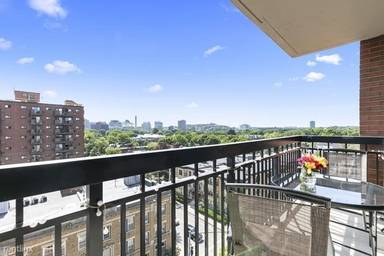 Main picture of 60 Longwood Ave