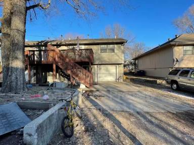 Main picture of 719 Locust St