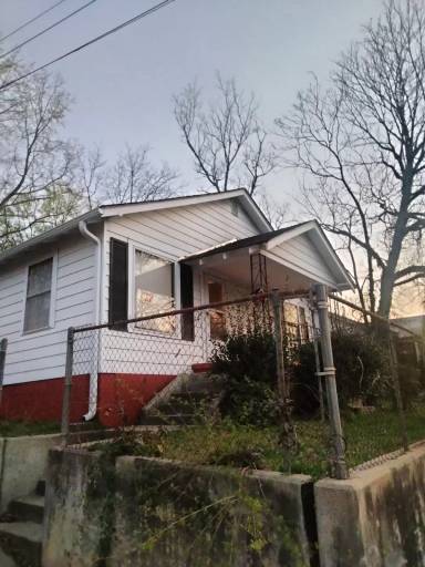 Main picture of 1001 Anderson Rd