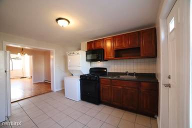 Main picture of 31 Pearsall Ave