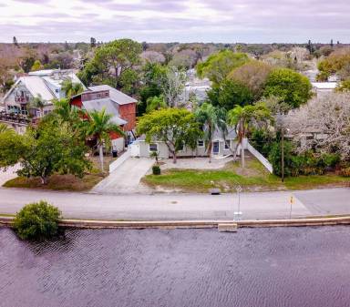 Main picture of 8438 Riverside Dr N