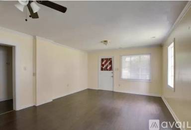 Main picture of 1324 McKinley Ave NE
