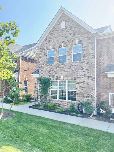 Main picture of 4808 Village Walk