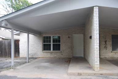 Main picture of 1108 N Sam Rayburn Fwy