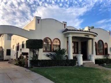 Main picture of 4608 1/2 Kensington Dr