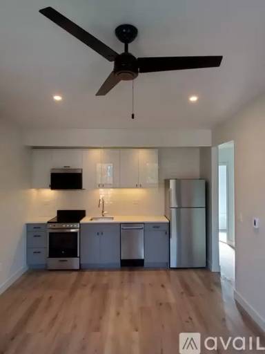 Main picture of 48 E 4th St