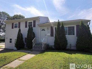 Main picture of 203 N Monroe Ave
