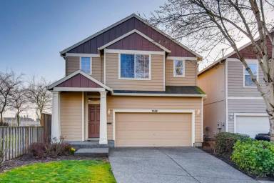 Main picture of 7588 NE Curtis Ct