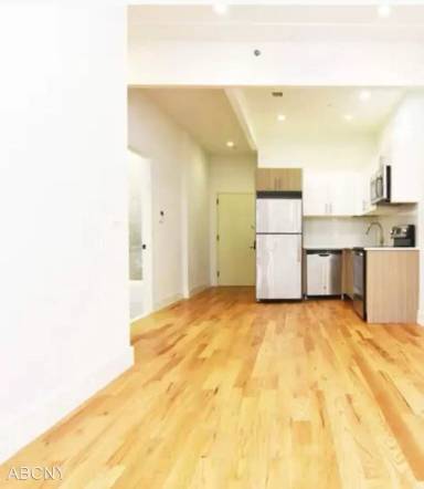 Main picture of 516 W 162nd St