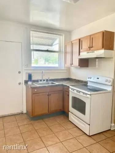 Main picture of 5618-5622 N Western Ave Apartments