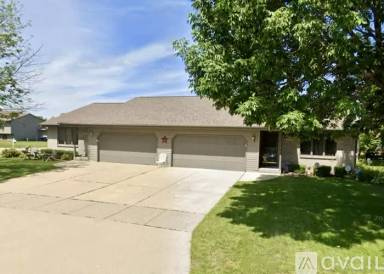 Main picture of 2807 Carrousel Ln