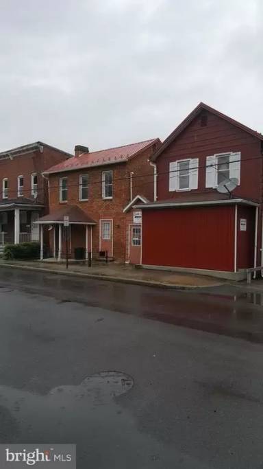 Main picture of 529 N Centre St