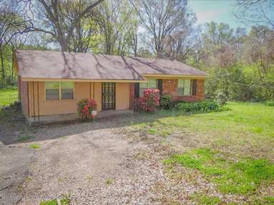 Main picture of 2252 Fuhrer St