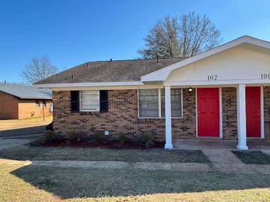 Main picture of 102 Parker Dr