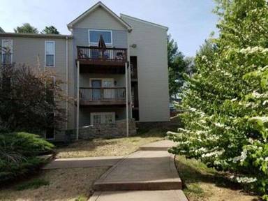 Main picture of Oakcrest Condos