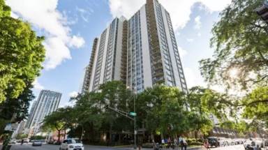 Main picture of 1220 N Dearborn St