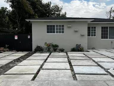 Main picture of 780 NW 141st St