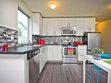 Main picture of 3837 Evanston Ave N