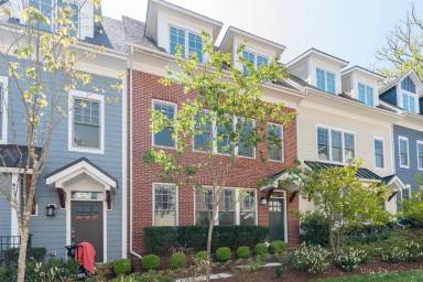 Main picture of 42 Ellsworth Heights St