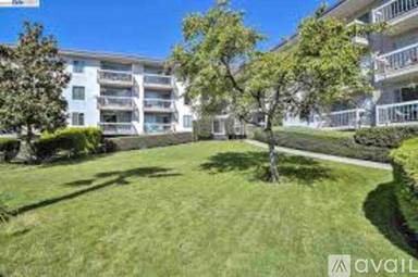Main picture of 950 Shorepoint Ct
