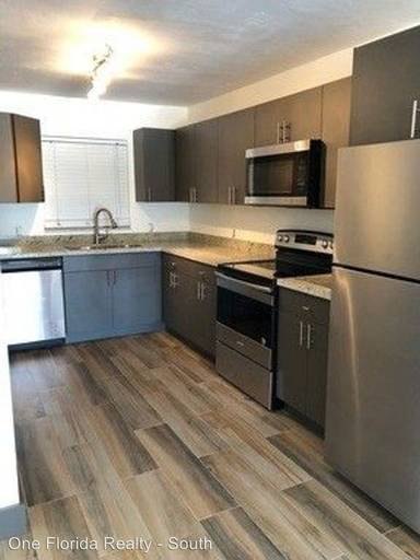 Main picture of 1939 Jefferson St