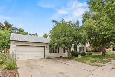 Main picture of 2912 Drakestone Dr