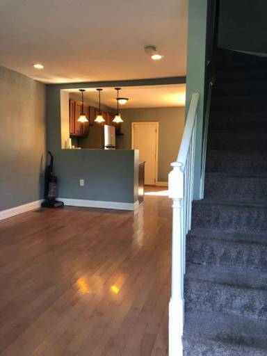 Main picture of 909 Ellicott Driveway