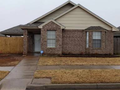 Main picture of 1300 SW 23rd St