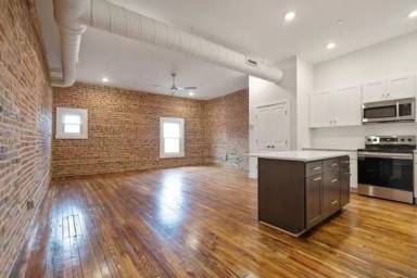 Main picture of 3233 Donnell St