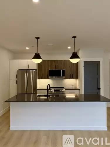 Main picture of 100 Plank St