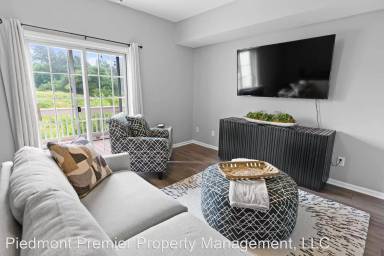 Main picture of 226 Lola Ln