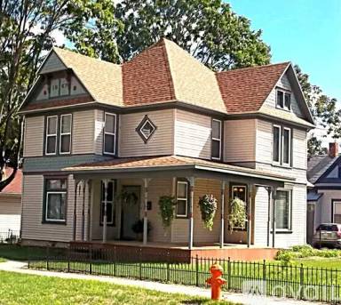 Main picture of 111 W Vine St