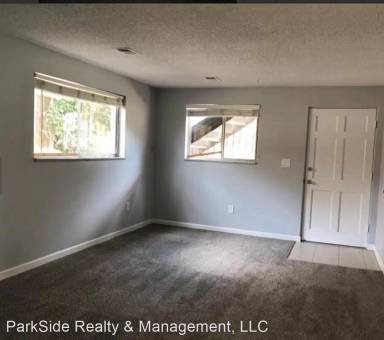 Main picture of 4639 S Acoma St