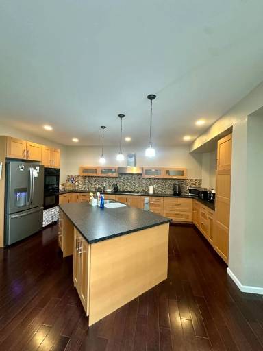 Main picture of 128 3rd St NE